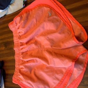 Nike shorts size medium